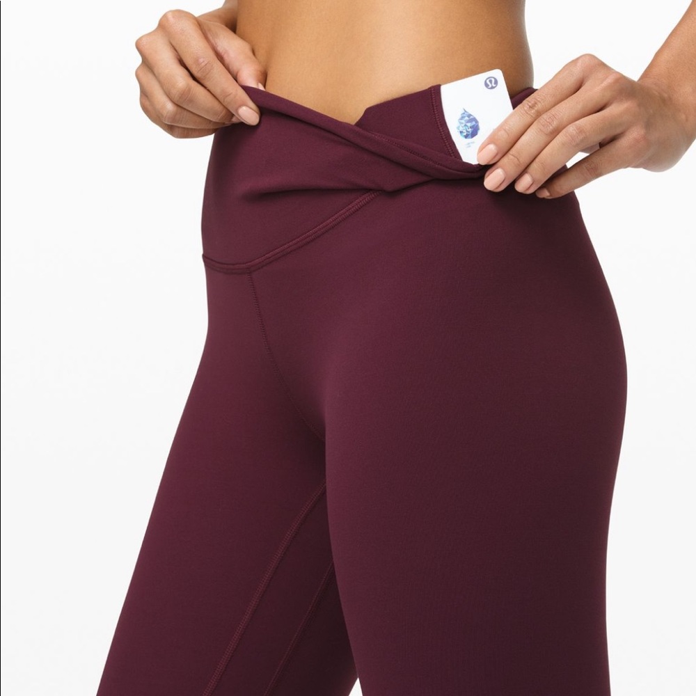Lululemon’s Align Pant 25” leggings - Picture 4 of 7